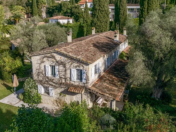 4 Bedroom Villa/House in Mougins 32