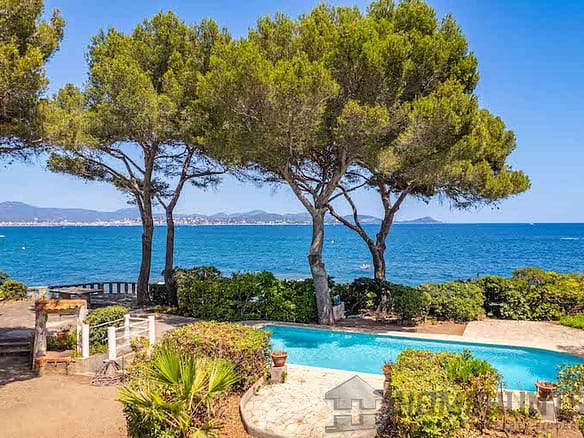 5 Bedroom Villa/House in Saint Aygulf 3