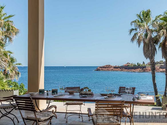 5 Bedroom Villa/House in St Raphael 10