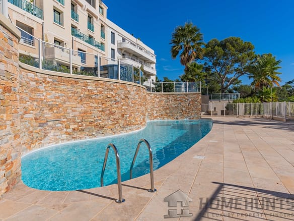 2 Bedroom Apartment in Agay 24