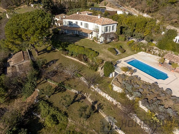 6 Bedroom Villa/House in Vence 8