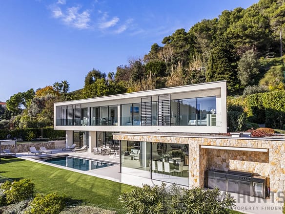 5 Bedroom Villa/House in Eze 2