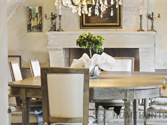 5 Bedroom Villa/House in Cabrieres D Avignon 10