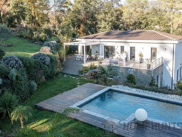 4 Bedroom Villa/House in Roquefort Les Pins 4