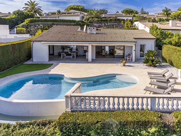 4 Bedroom Villa/House in Villeneuve Loubet 24