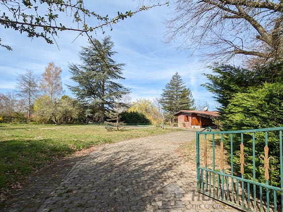 2 Bedroom Villa/House in Nernier 3