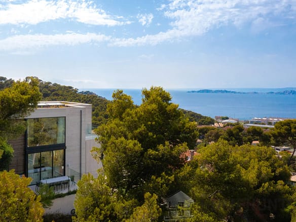 5 Bedroom Villa/House in Marseille 9