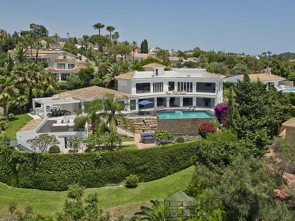 7 Bedroom Villa/House in Marbella 9