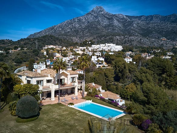 5 Bedroom Villa/House in Marbella 7