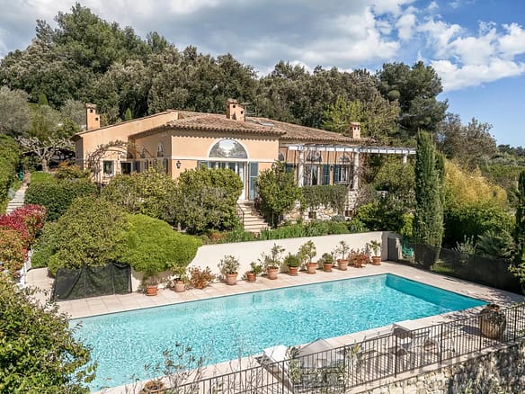 5 Bedroom Villa/House in La Colle Sur Loup 5