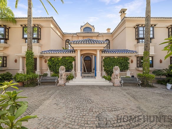 6 Bedroom Villa/House in Nueva Andalucía 9