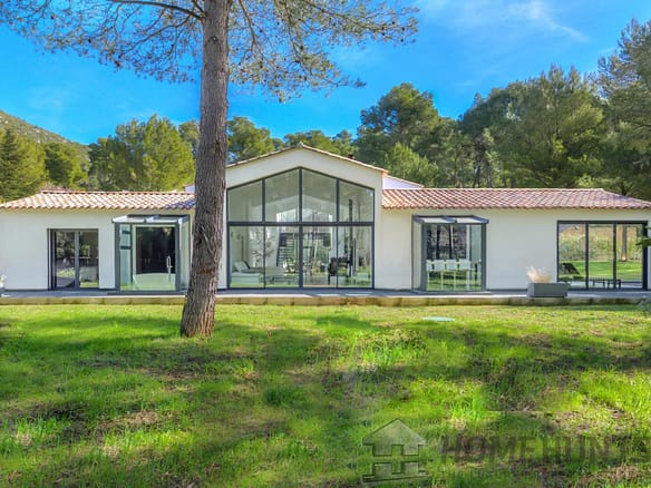 4 Bedroom Villa/House in Gemenos 14