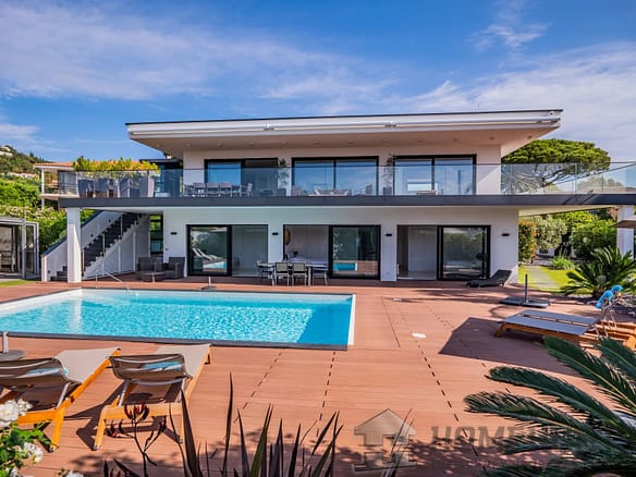 4 Bedroom Villa/House in Les Issambres 3