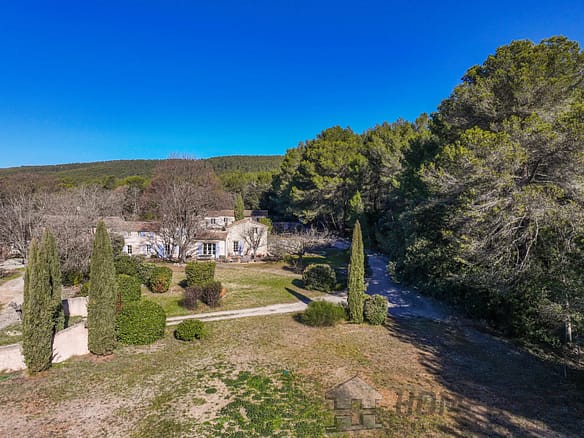 7 Bedroom Villa/House in Aix En Provence 9