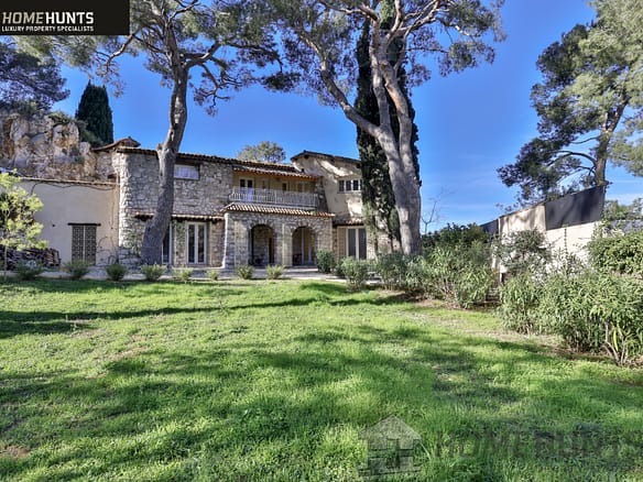 5 Bedroom Villa/House in Nice 5