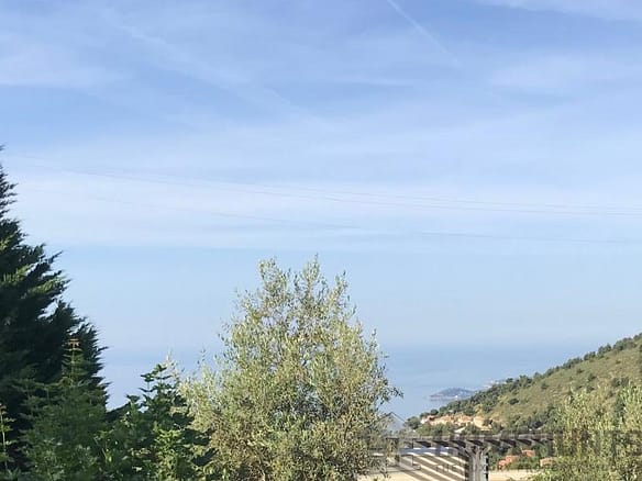 Land in La Turbie 3