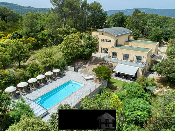 8 Bedroom Villa/House in Neoules 22