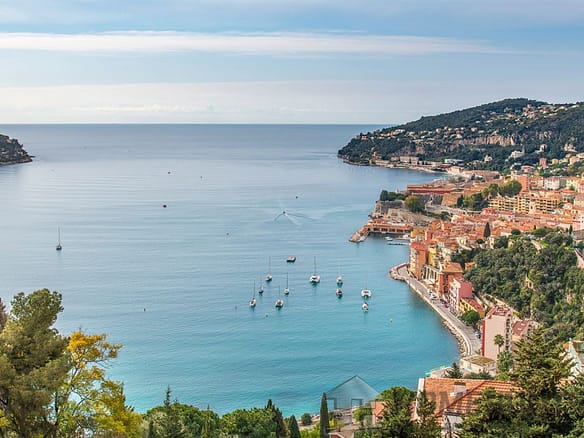 3 Bedroom Apartment in Villefranche Sur Mer 3