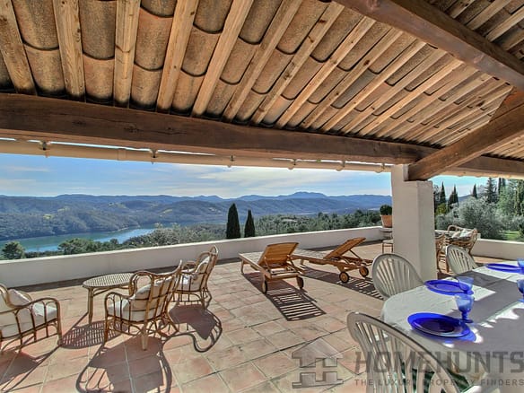 Villa/House For Sale in Montauroux 3
