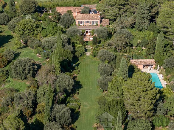 11 Bedroom Villa/House in Mougins 3