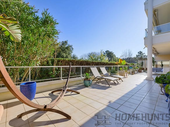 3 Bedroom Apartment in Mandelieu La Napoule 7