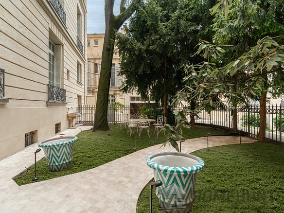 4 Bedroom Apartment in Paris 16th (Trocadéro – Etoile – Passy) 3
