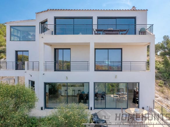 5 Bedroom Villa/House in Plan De Cuques 22