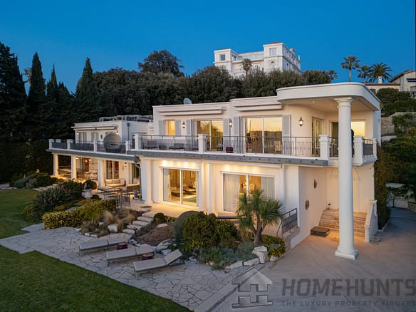 8 Bedroom Villa/House in Cap D Antibes 10