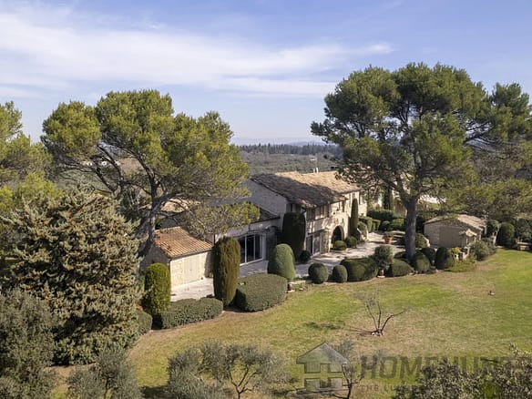 6 Bedroom Villa/House in Eygalieres 3