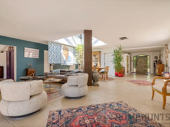 8 Bedroom Villa/House in Aix En Provence 7