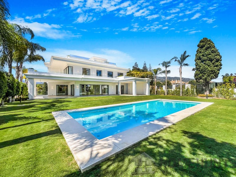 6 Bedroom Villa/House in Marbella 2