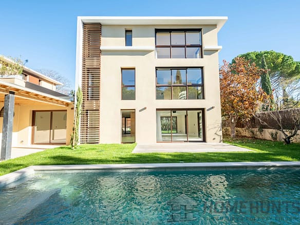 5 Bedroom Villa/House in Aix En Provence 3