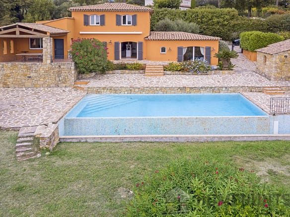 4 Bedroom Villa/House in Valbonne 7