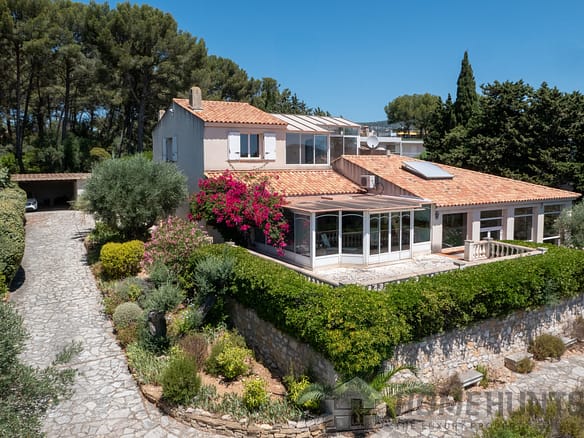 4 Bedroom Villa/House in Sanary Sur Mer 9