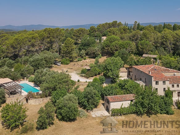 Castle/Estates For Sale in Bagnols En Foret 12
