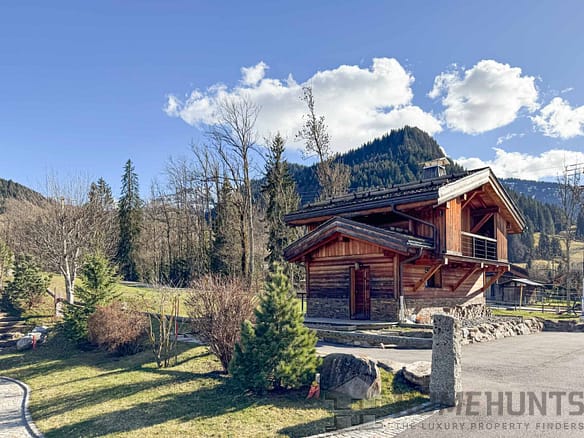 4 Bedroom Chalet in Megeve 28