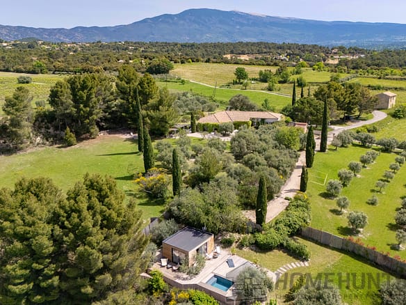 4 Bedroom Villa/House in St Pierre De Vassols 6