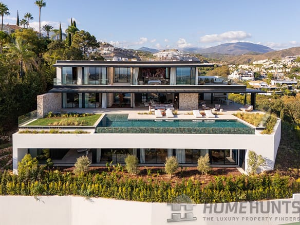 8 Bedroom Villa/House in Benahavís 5