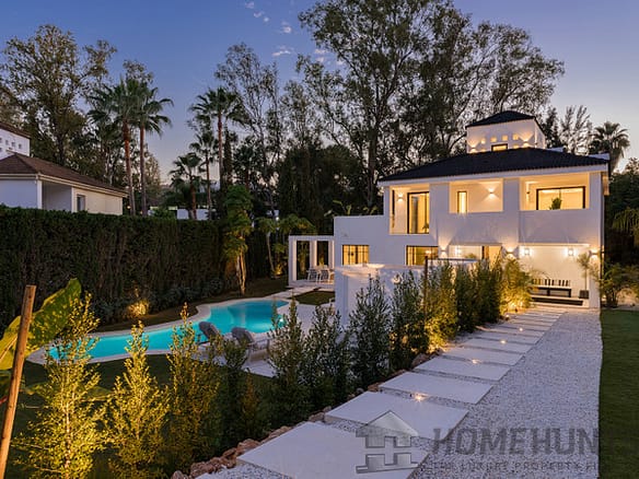 5 Bedroom Villa/House in Nueva Andalucía 3