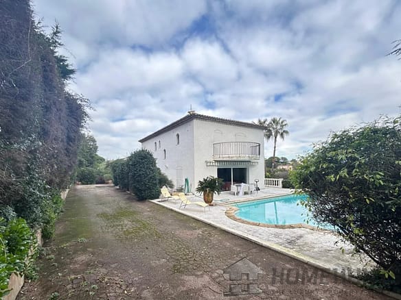5 Bedroom Villa/House in Cannes 24