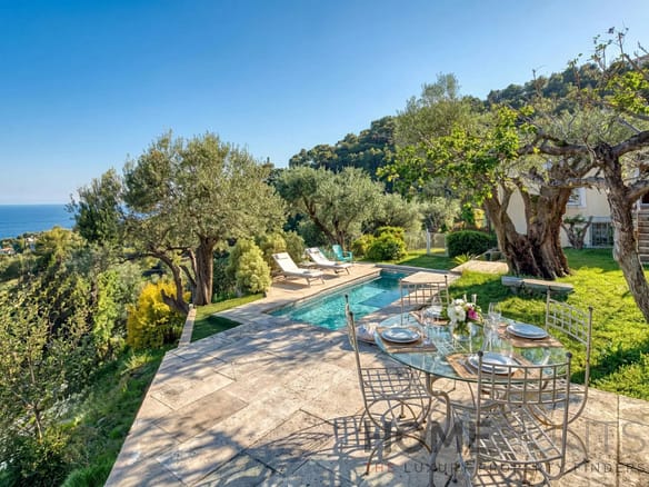 5 Bedroom Villa/House in Roquebrune Cap Martin 2