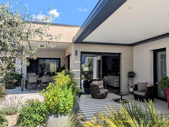 6 Bedroom Villa/House in Nyons 2