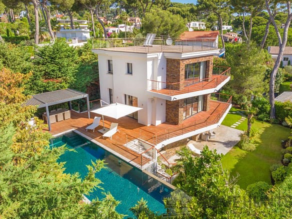 5 Bedroom Villa/House in Cap D Antibes 6