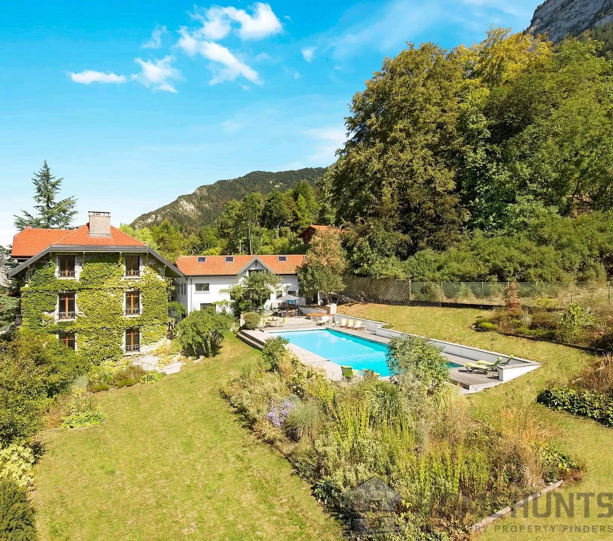 Villa/House For Sale in Le Grand Bornand HH15167359