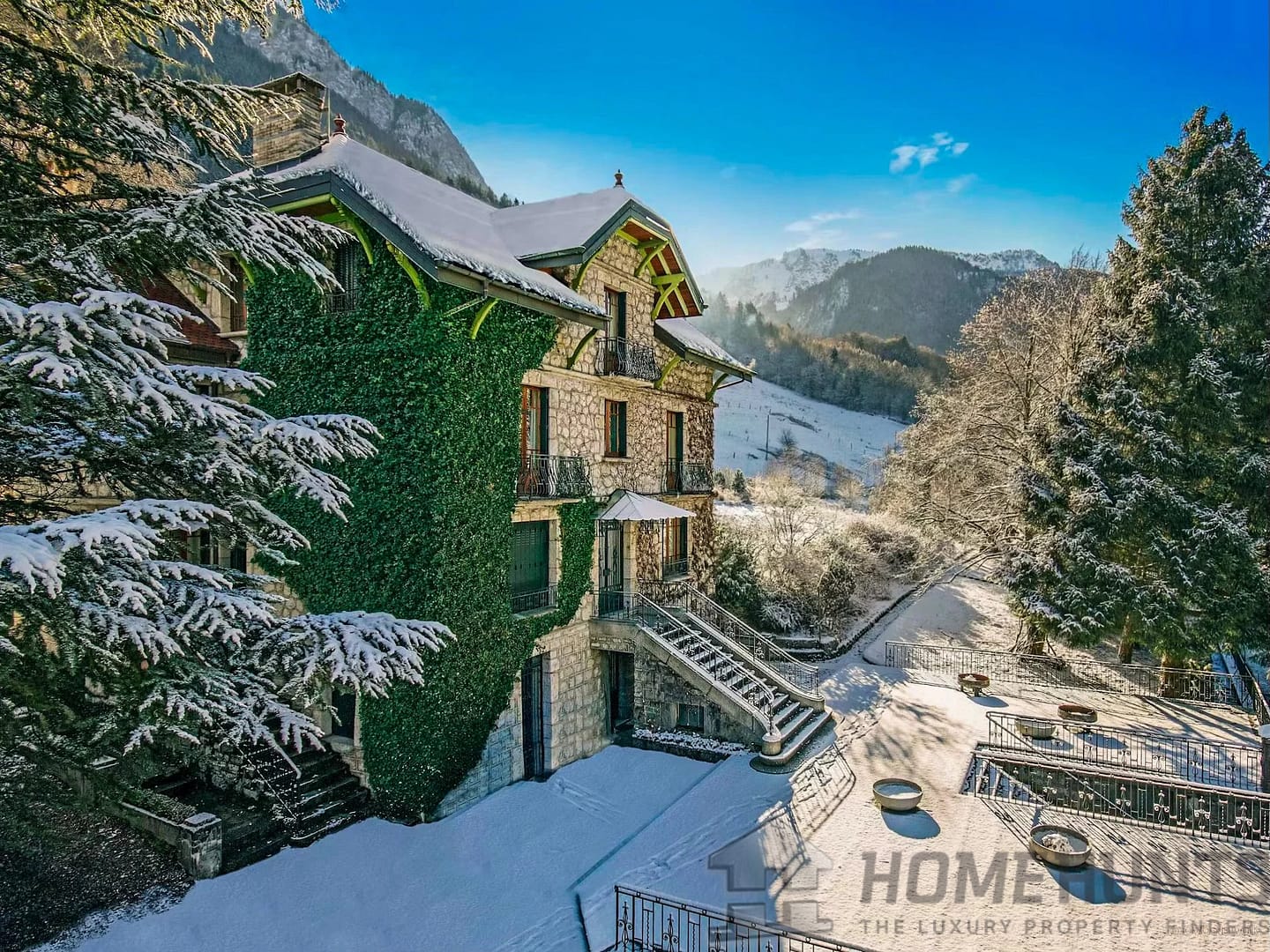 Villa/House For Sale in Le Grand Bornand HH15167359