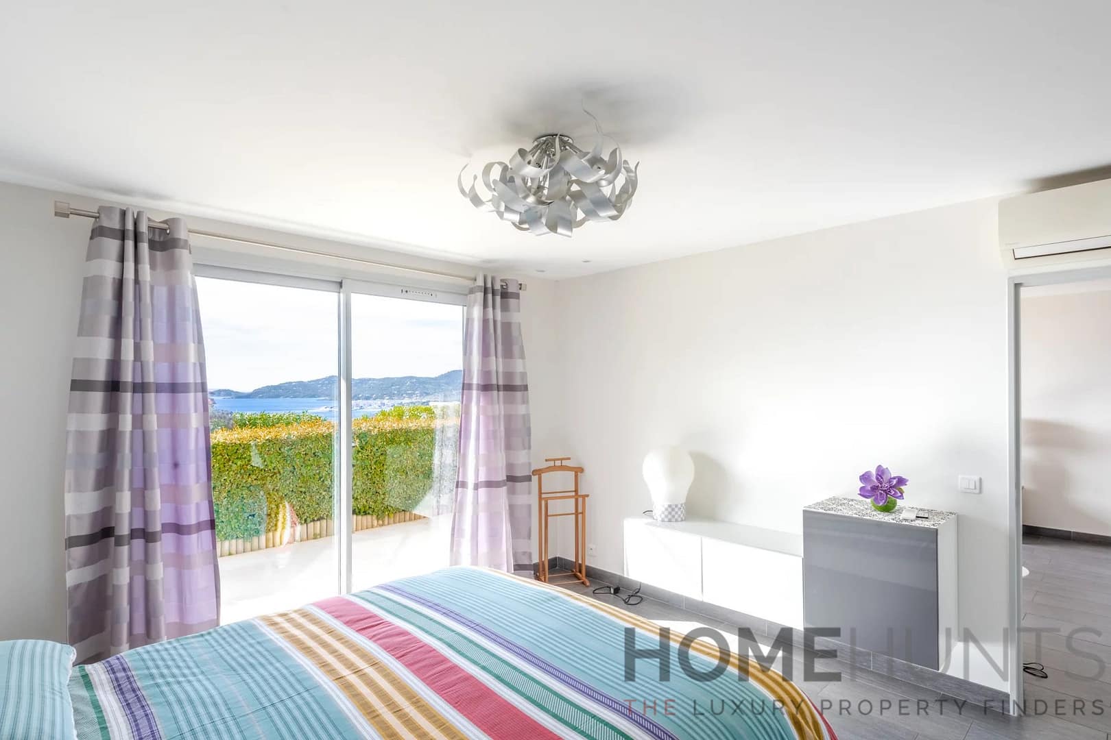 Villa/House For Sale in Le Lavandou HH15294354