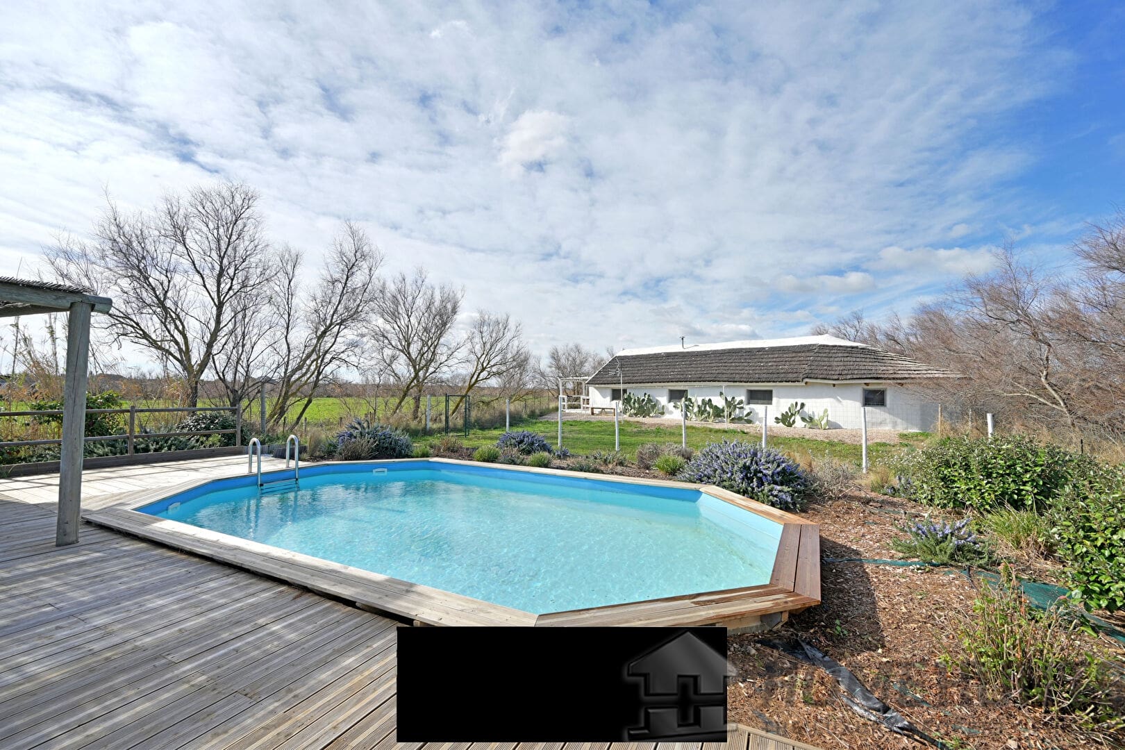 Villa/House For Sale in Bellegarde HH15298118