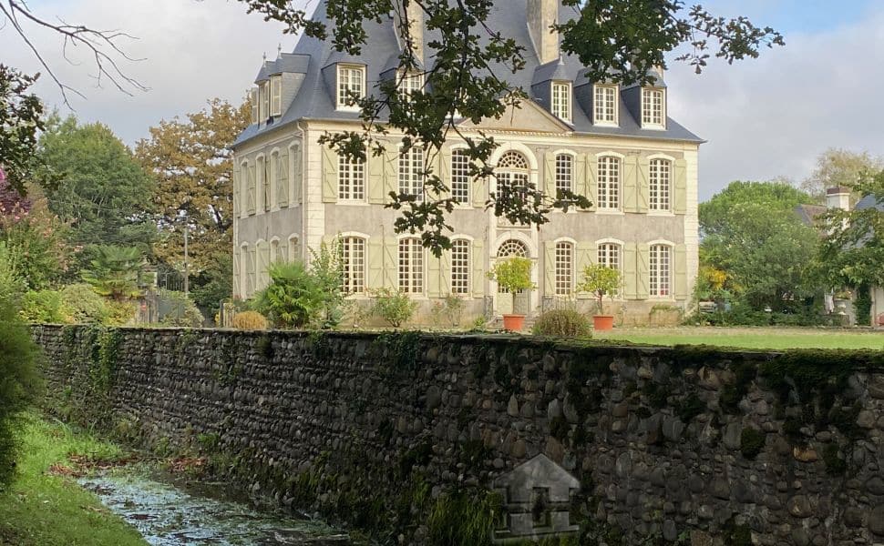 Castle/Estates For Sale in Pau HH15121424