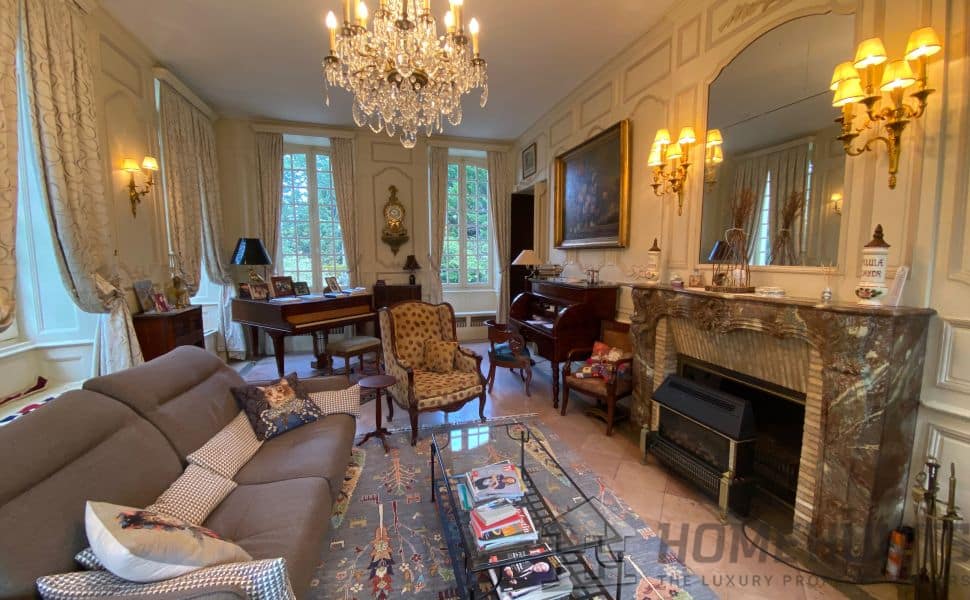 Castle/Estates For Sale in Pau HH15121424