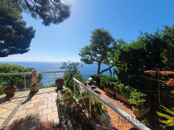 Villa/House For Sale in Eze 8
